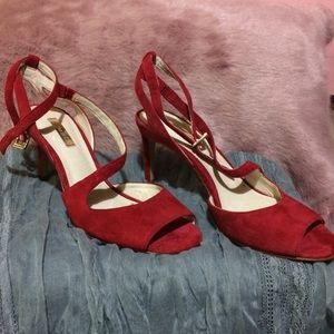 Brand New Louise et Cie Strappy Heel
